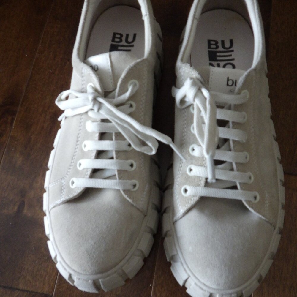 Bueno Men's Suede Shoes Beige Deck Shoe Casual Sneaker Lace Up Size 8US / 41EU